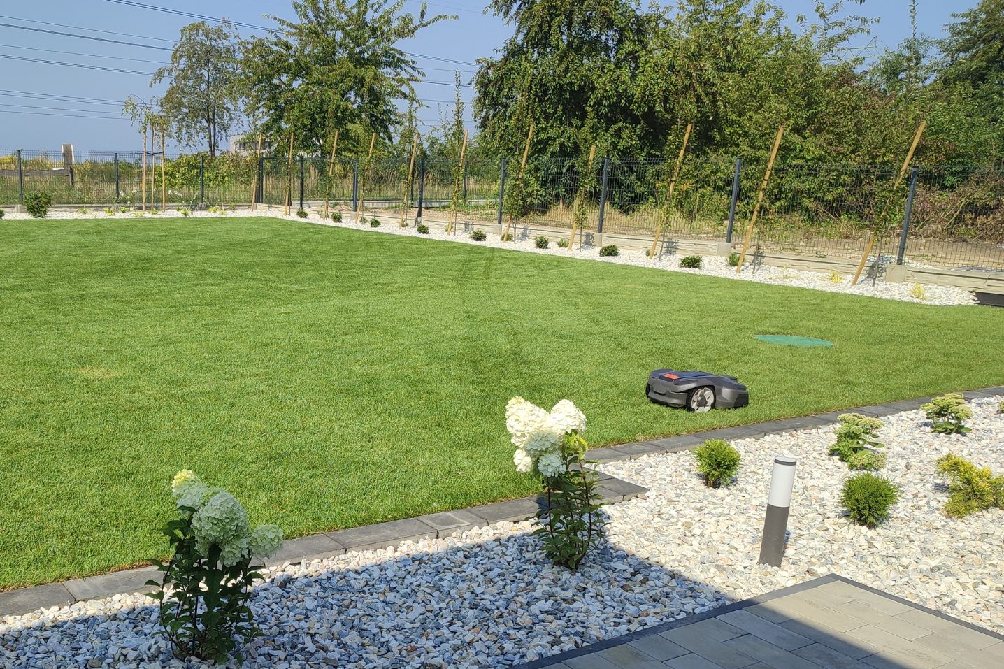 Montaż robotów koszących Automower® teraz także w wersji bezprzewodowej GPS/RTK